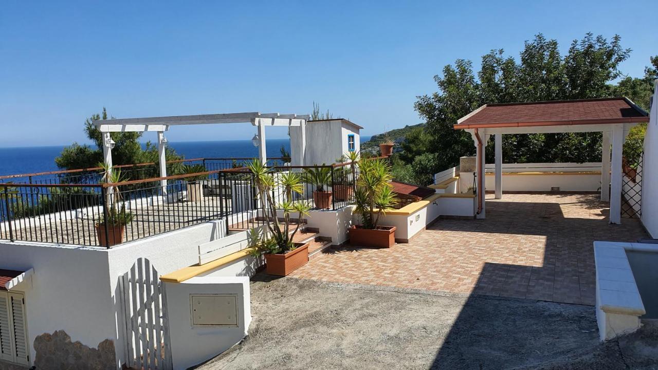 Casa Vacanze "Il Carrubo" Gagliano del Capo Exterior foto