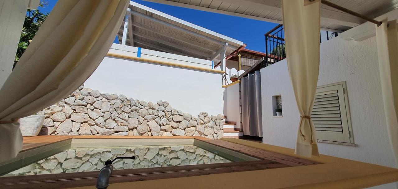 Casa Vacanze "Il Carrubo" Gagliano del Capo Exterior foto