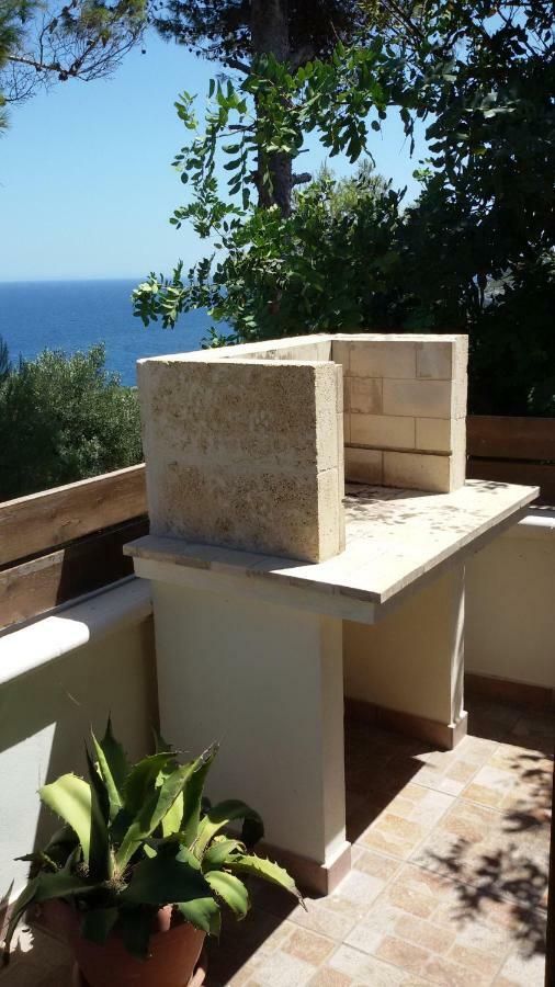 Casa Vacanze "Il Carrubo" Gagliano del Capo Exterior foto